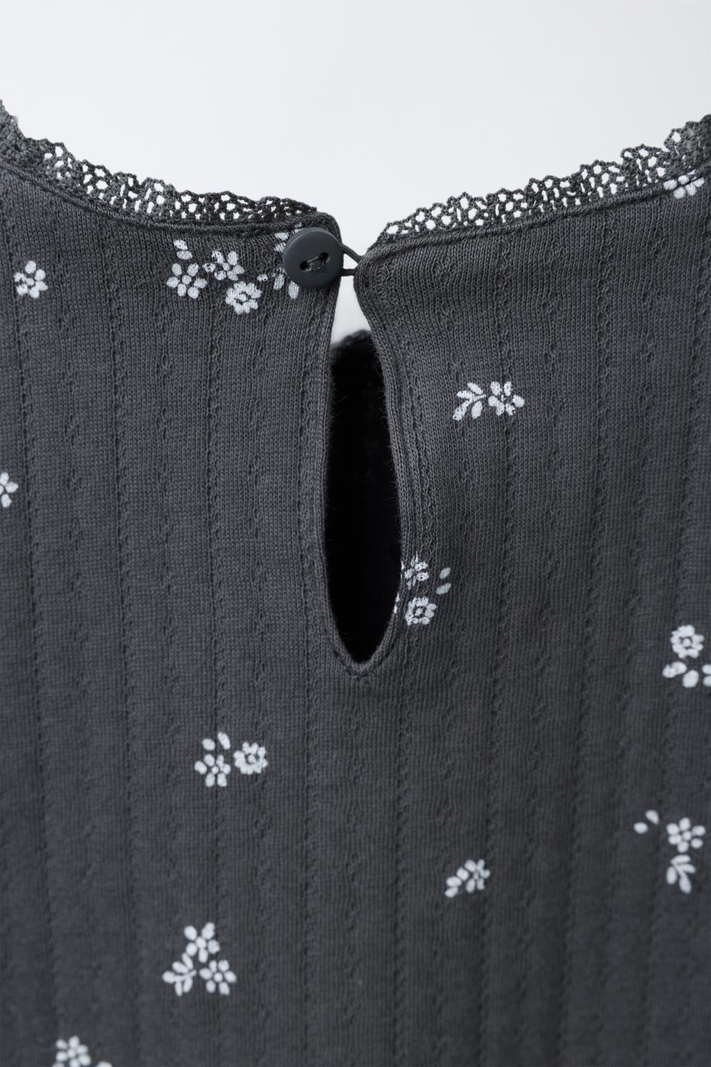 ФУТБОЛКА С ЦВЕТОЧНЫМ ПРИНТОМ