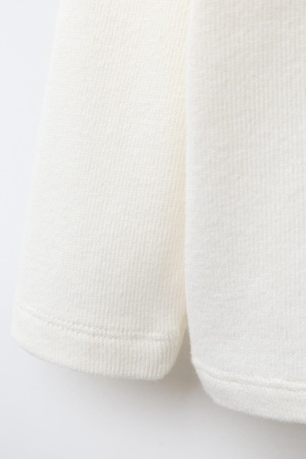 ОДНОТОННЫЙ УТЕПЛЕННЫЙ ЛОНГСЛИВ