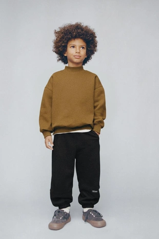 Однотонная толстовка с воротником-стойкой- Заказать в России