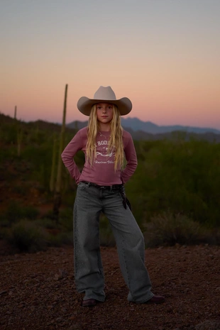 Футболка с надписью COWGIRL- Заказать в России