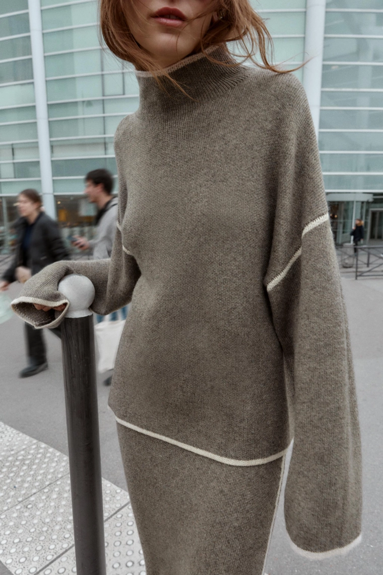 Пуловер из трикотажа с контрастными отделками