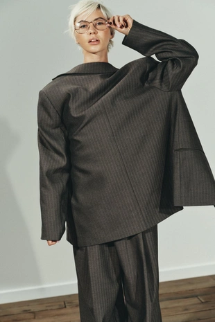 Блейзер оверсайз с многопозиционной пуговицей- Заказать в России