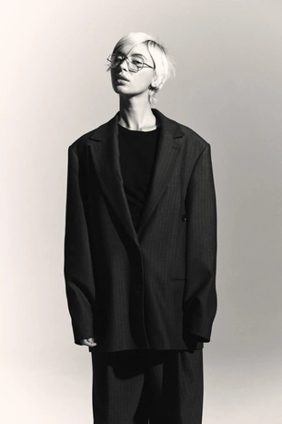 Блейзер оверсайз с многопозиционной пуговицей- Заказать в России