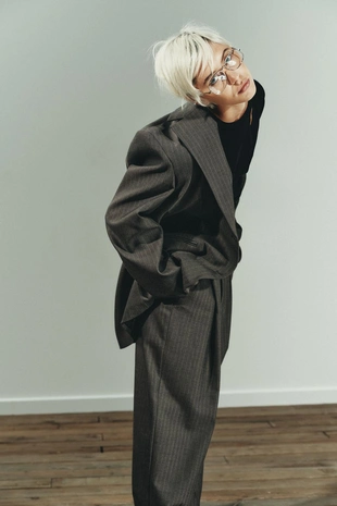 Блейзер оверсайз с многопозиционной пуговицей- Заказать в России