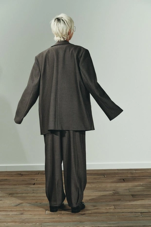 Блейзер оверсайз с многопозиционной пуговицей- Заказать в России