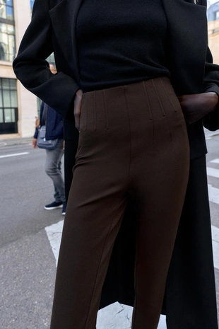 Легинсы с эффектом корсета