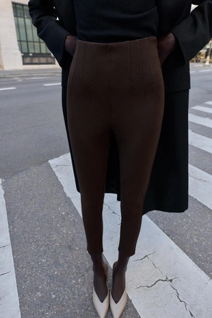 Легинсы с эффектом корсета