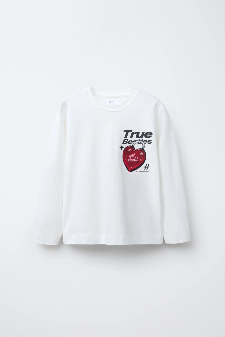 Футболка с принтом замка в форме сердца