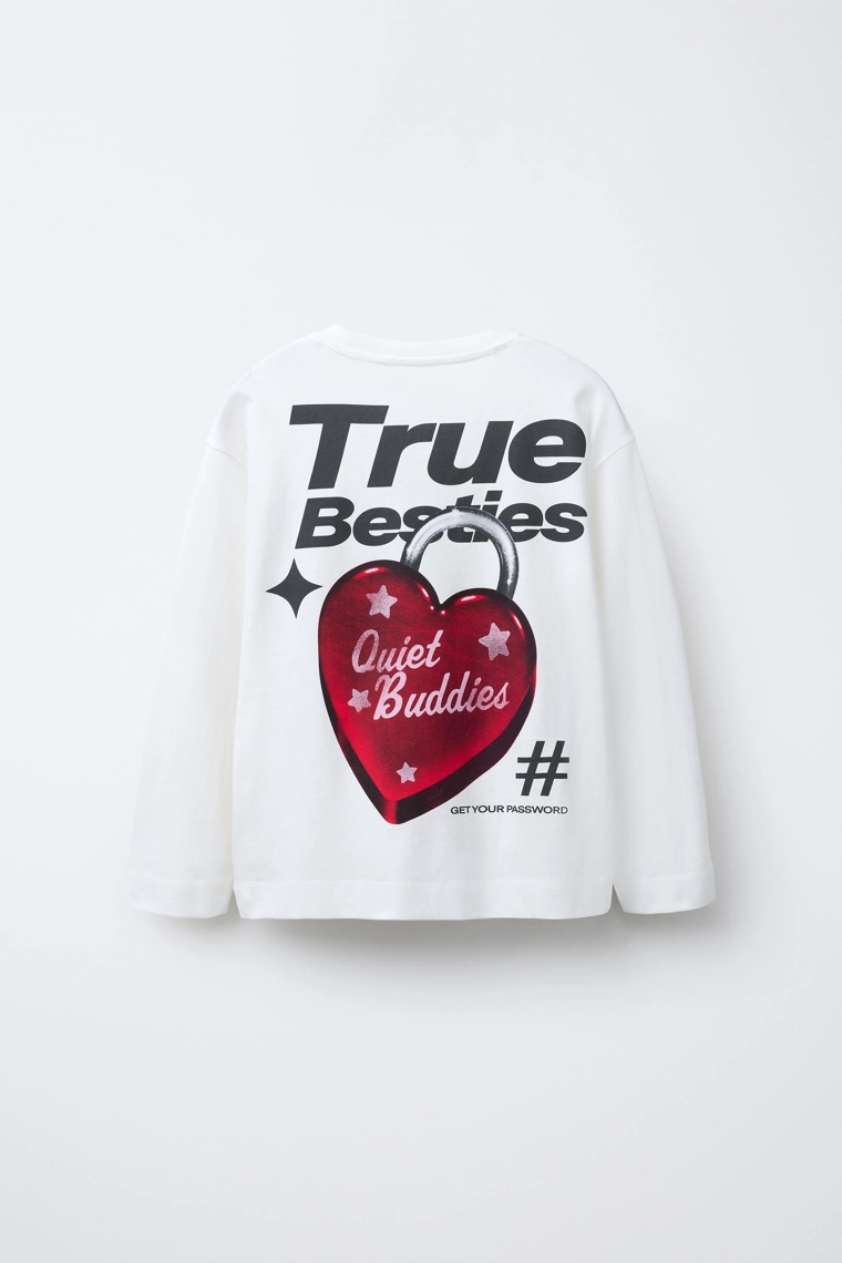 Футболка с принтом замка в форме сердца