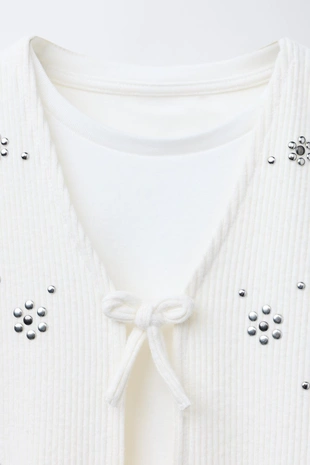 Комбинированная футболка с жилетом и заклепками- Заказать в России