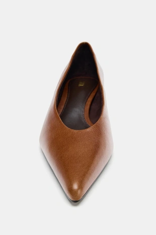 Кожаные туфли на среднем тонком каблуке- Заказать в России