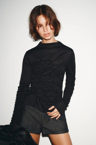 Топ с высоким воротником и длинными рукавами- Заказать в России