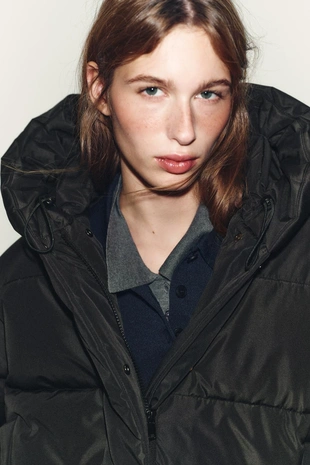 Короткий непромокаемый ветрозащитный анорак с капюшоном