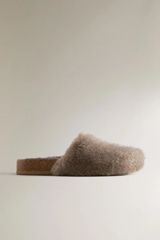 Тапочки на меху faux fur mule