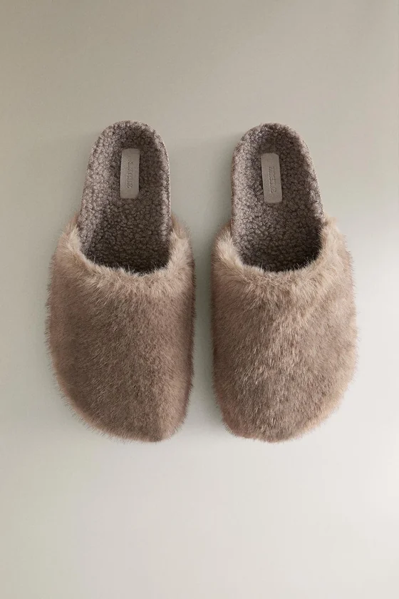 Тапочки на меху faux fur mule