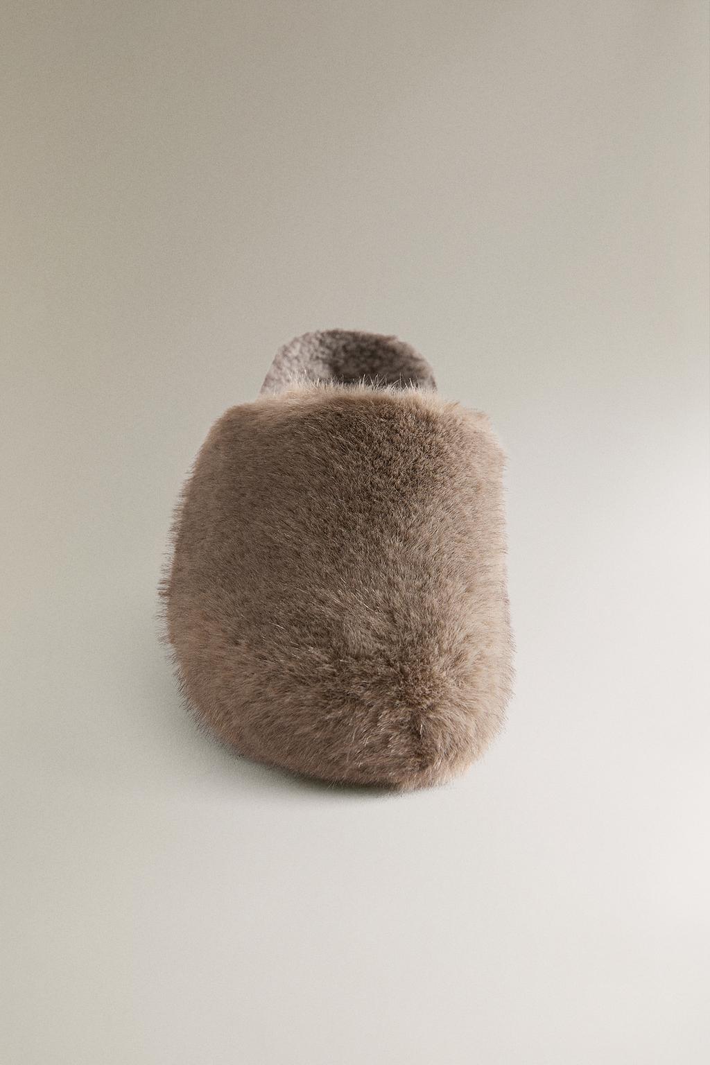 Тапочки на меху faux fur mule