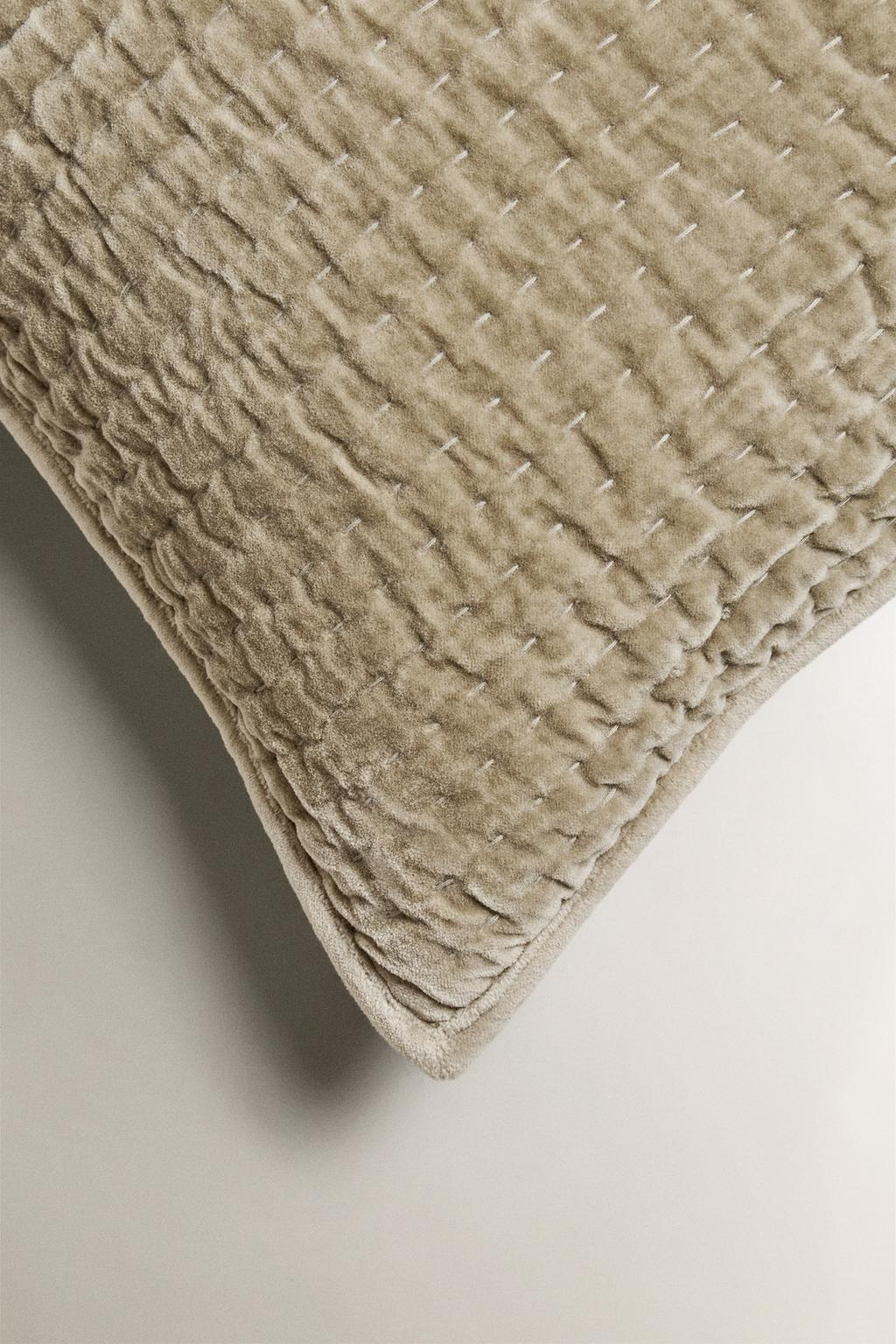 Подушка из замшевой ткани с эффектом выцветания