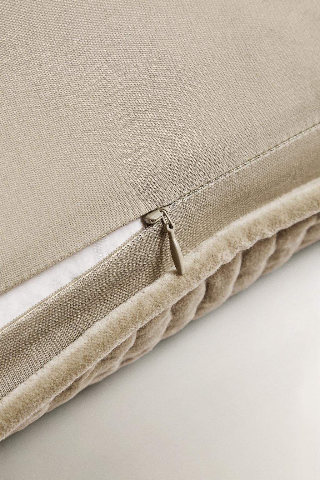 Подушка из замшевой ткани с эффектом выцветания