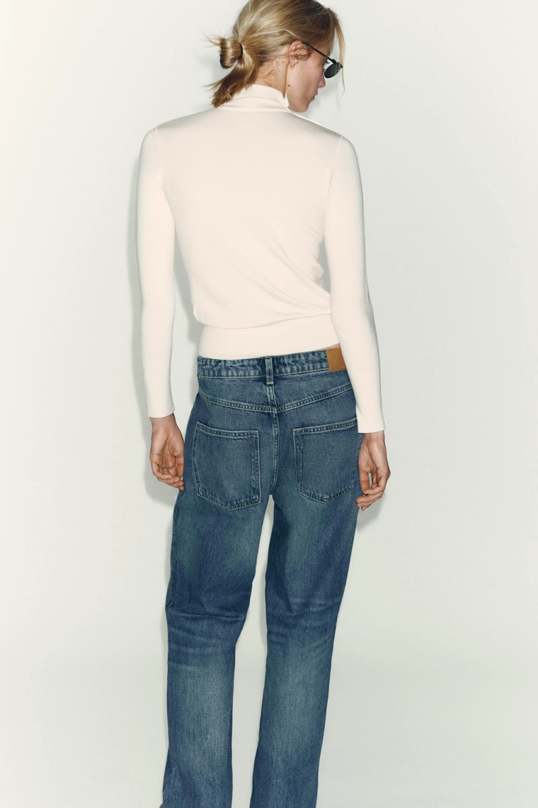 Пуловер из вязаного полотна с пуговицами