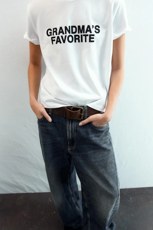 Футболка с надписью спереди- Заказать в России