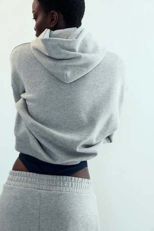 Худи с блестящей надписью- Заказать в России