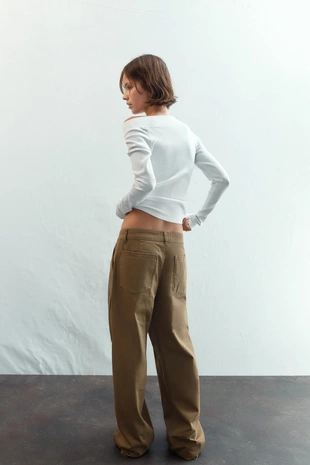 Футболка в рубчик с вырезом «лодочка»- Заказать в России