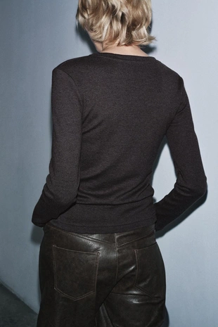 Футболка с длинными рукавами