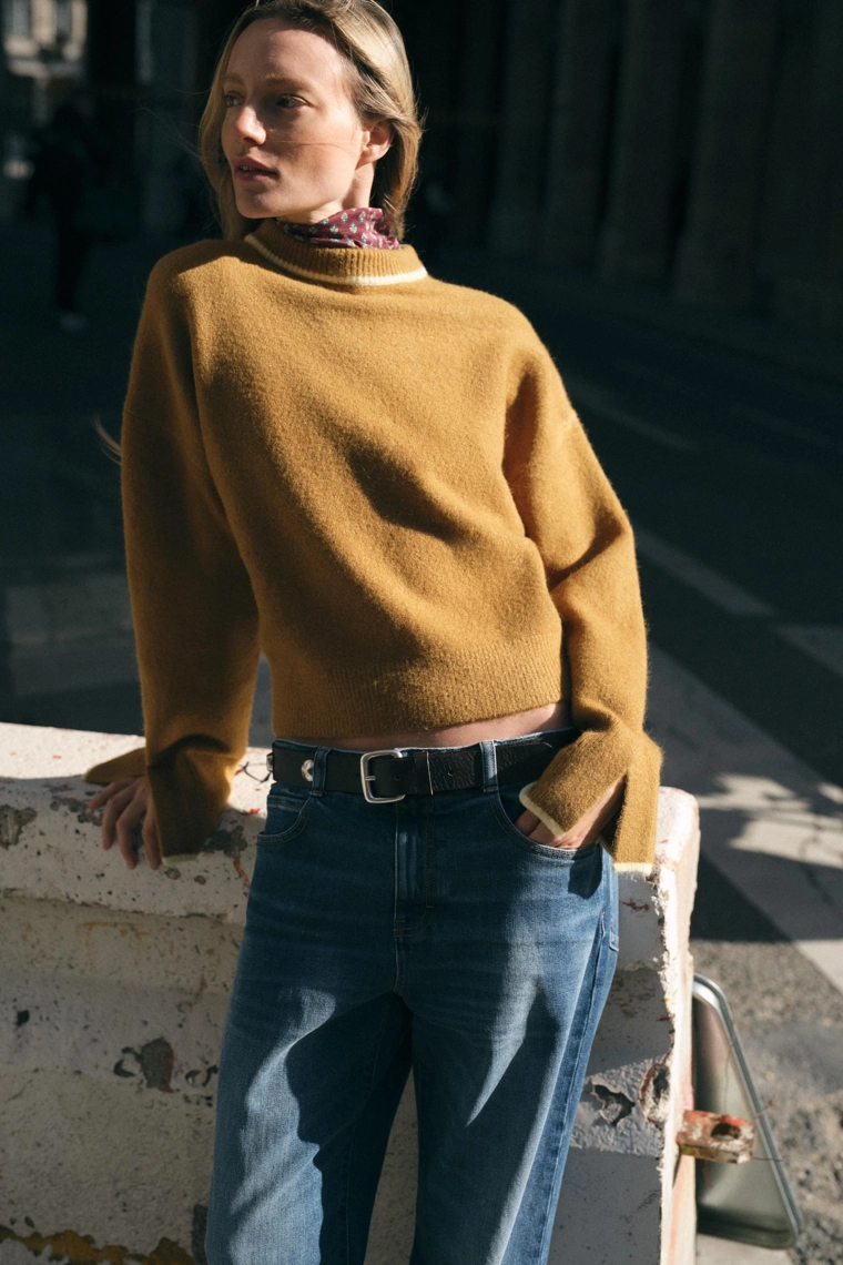 Трикотажный свитер с контрастной отделкой