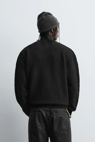 Свитер с рельефными швами- Заказать в России