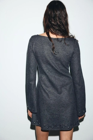 Короткое мягкое платье с заклепками- Заказать в России