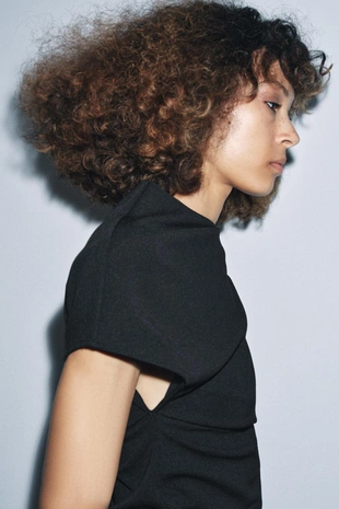 Топ асимметричного кроя со складками- Заказать в России