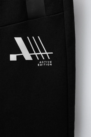 Спортивные брюки-джоггеры из INTERLOCK