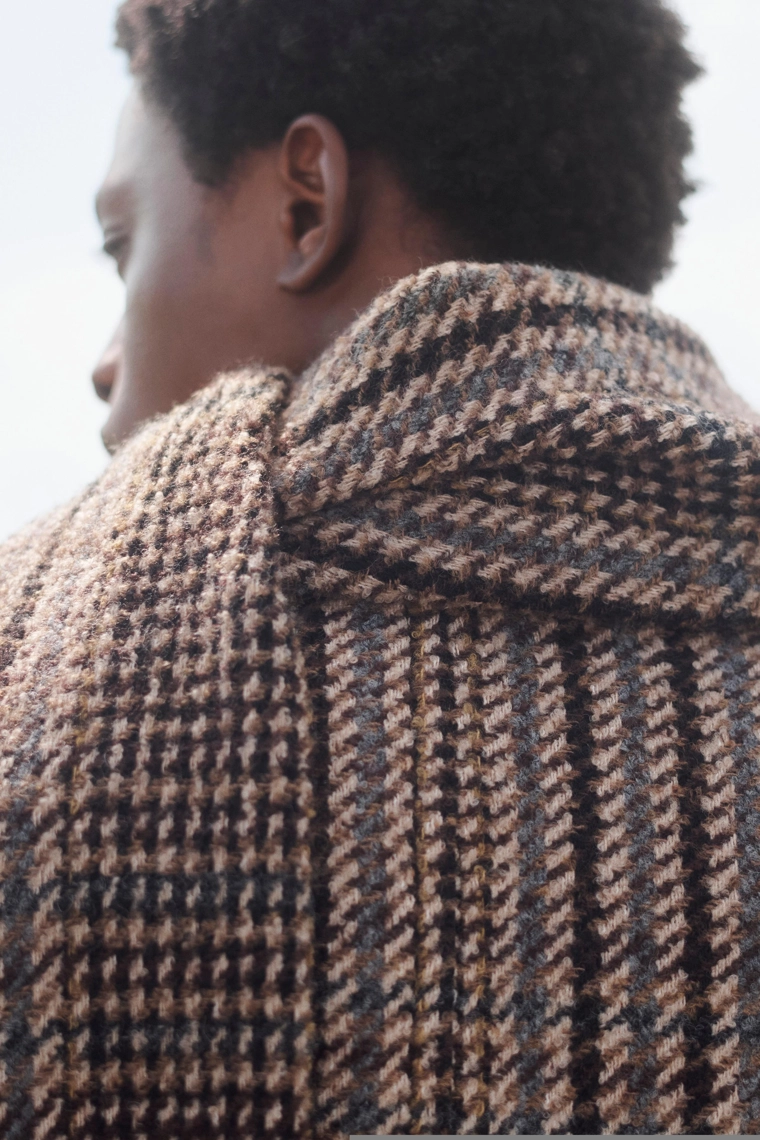 Пальто в клетку limited edition с отложным воротником и шарфом