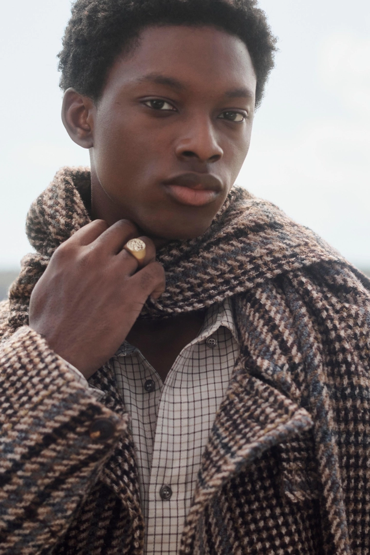 Пальто в клетку limited edition с отложным воротником и шарфом