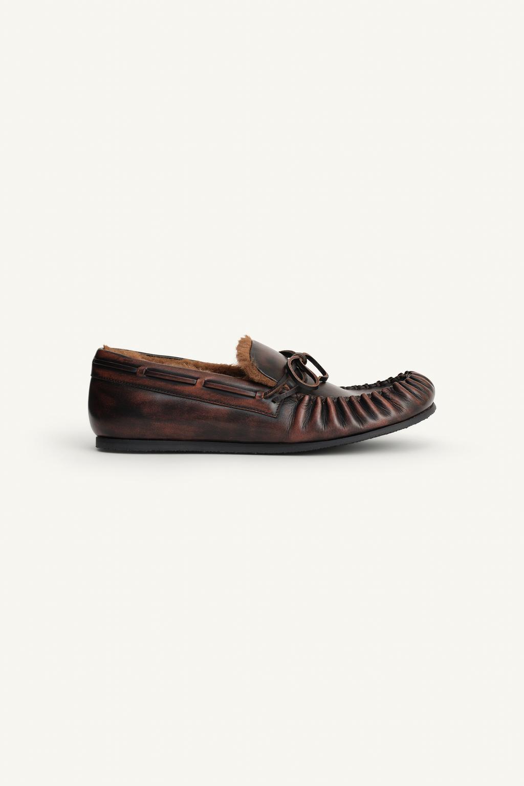 Лоферы из кожи с бантом limited edition