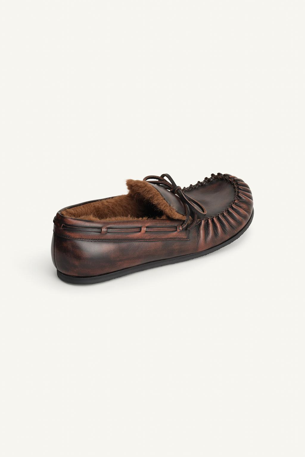 Лоферы из кожи с бантом limited edition