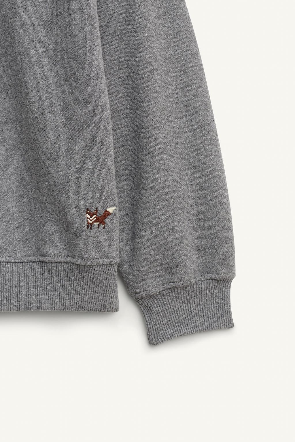 Свитшот с вышитой лисой limited edition