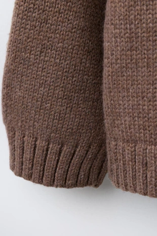 Трикотажный джемпер с вышитым воротником- Заказать в России