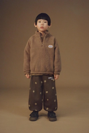 Толстовка из искусственной овчины с нашивкой- Заказать в России