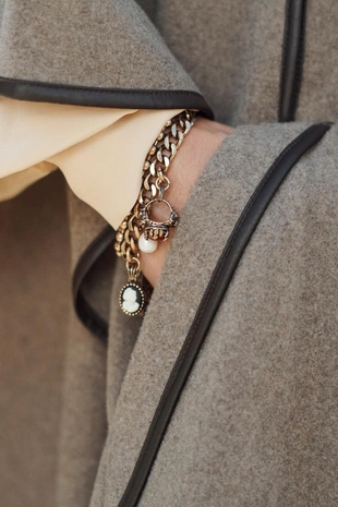 Пальто из шерсти с капюшоном LIMITED EDITION- Заказать в России