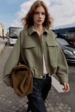 Бомбер с низом в складку