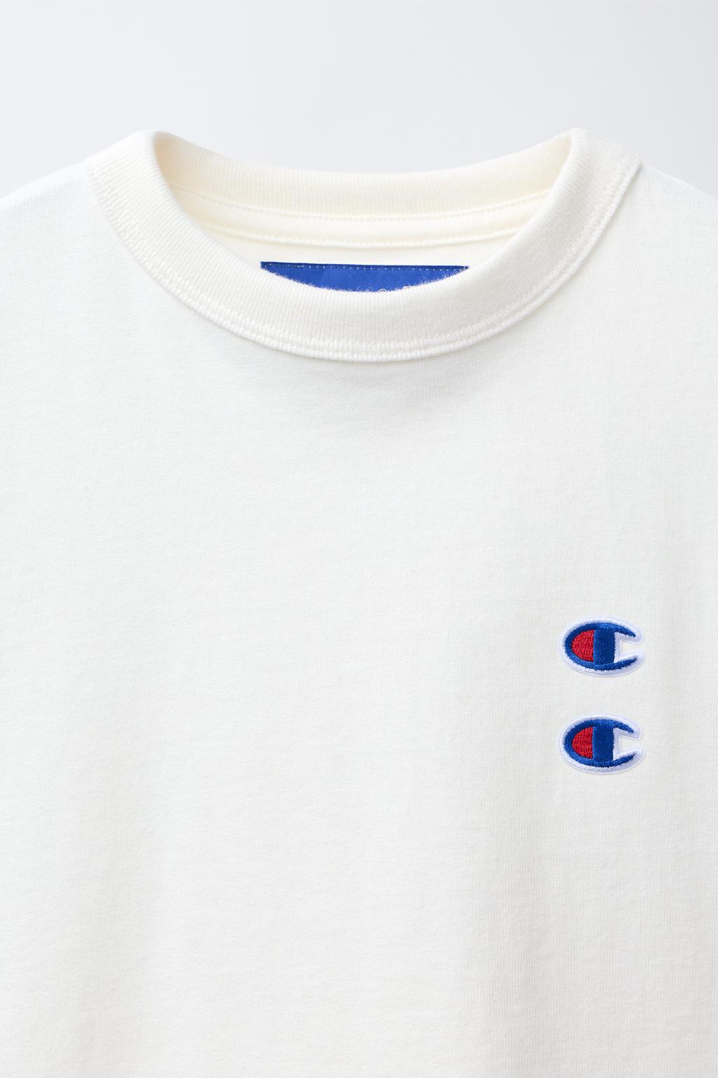 ФУТБОЛКА С НАШИВКАМИ CHAMPION ® X ZARA