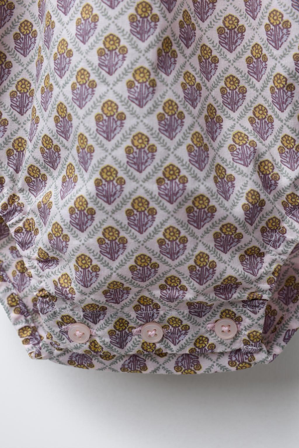 КОМБИНЕЗОН С ЦВЕТОЧНЫМ ПРИНТОМ