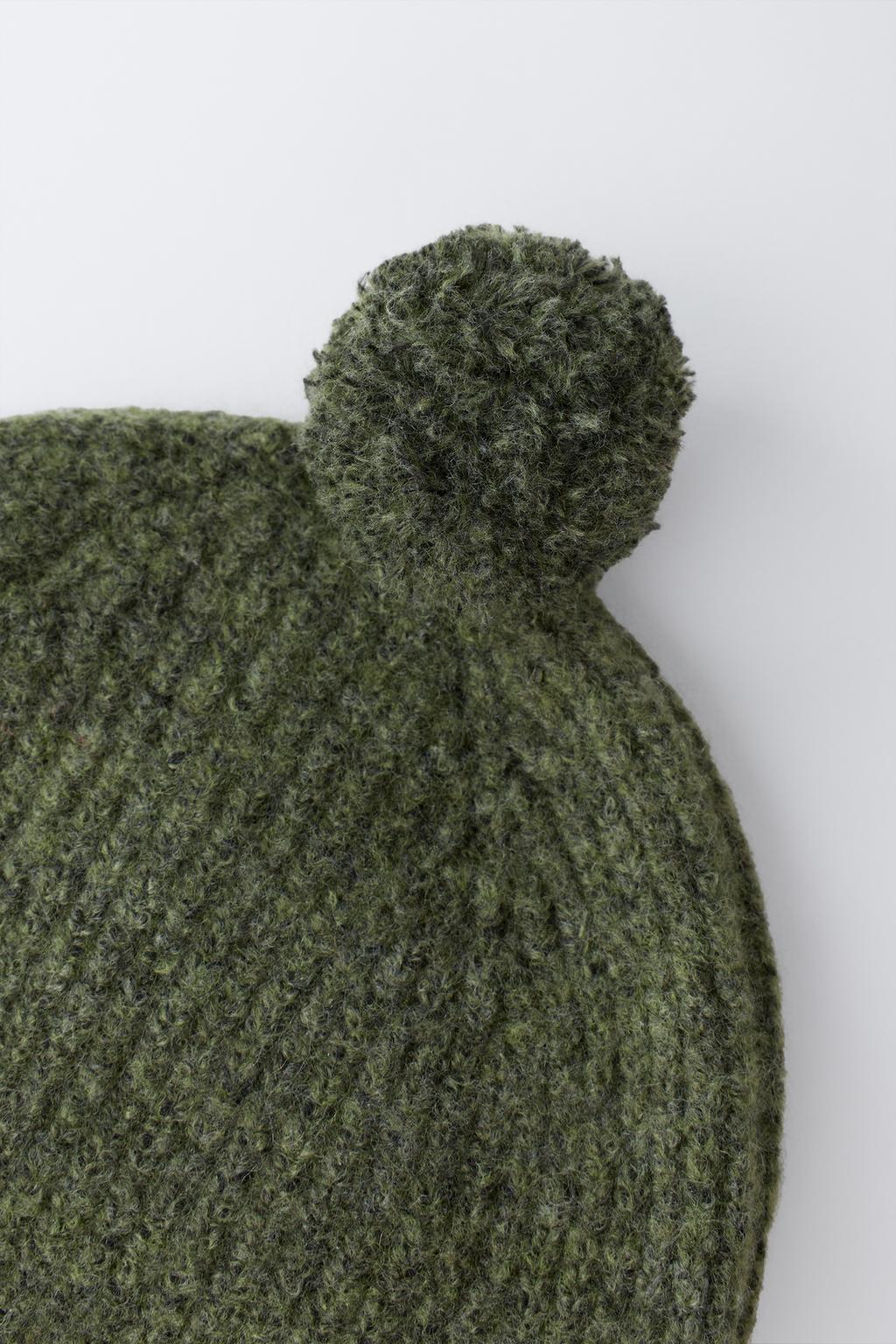 ТРИКОТАЖНЫЙ ЧЕПЧИК С ПОМПОНОМ