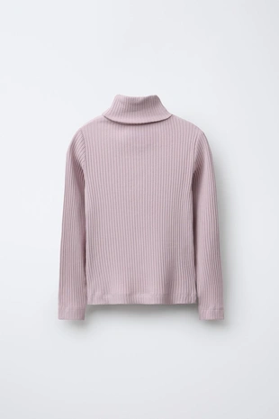 Футболка в рубчик с воротником-стойкой