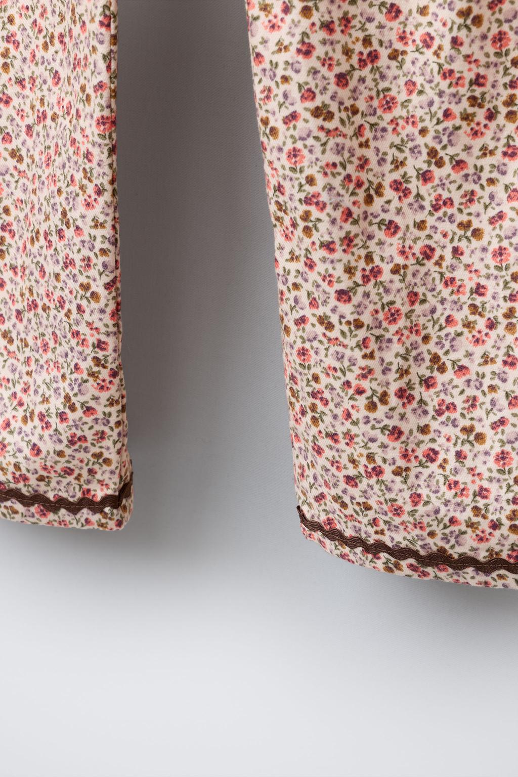 2-6 ЛЕТ/ПИЖАМА В ЦВЕТОЧНЫЙ ПРИНТ С КРУЖЕВОМ