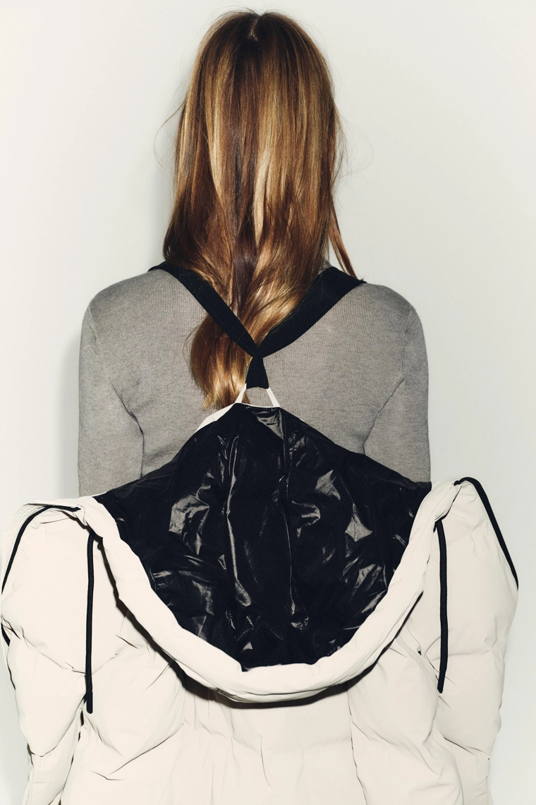 Длинный анорак с капюшоном из резины и термоизоляцией