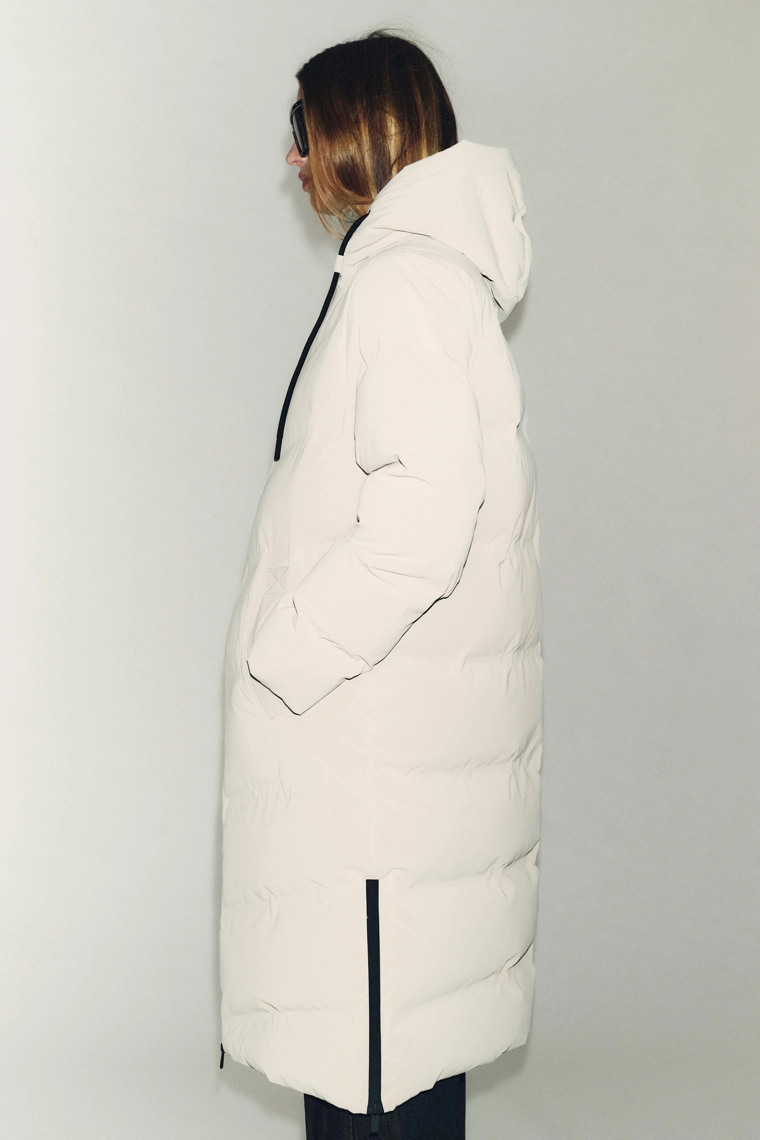 Длинный анорак с капюшоном из резины и термоизоляцией