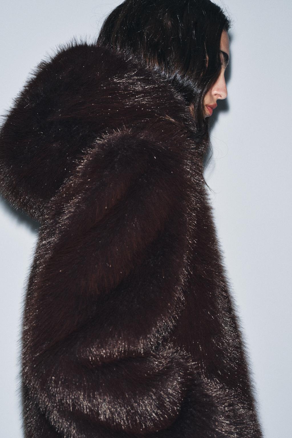 КОРОТКОЕ ПАЛЬТО ИЗ ИСКУССТВЕННОГО МЕХА — ZW COLLECTION