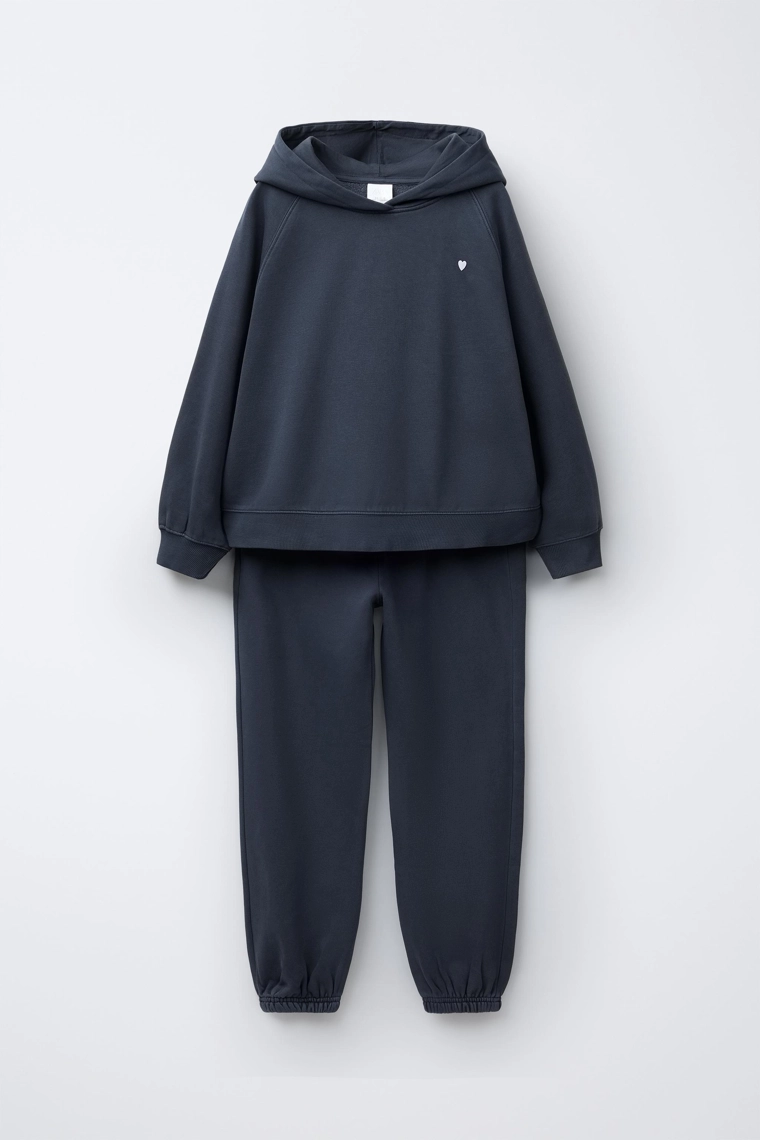 Комплект из худи и джоггеров с сердцем